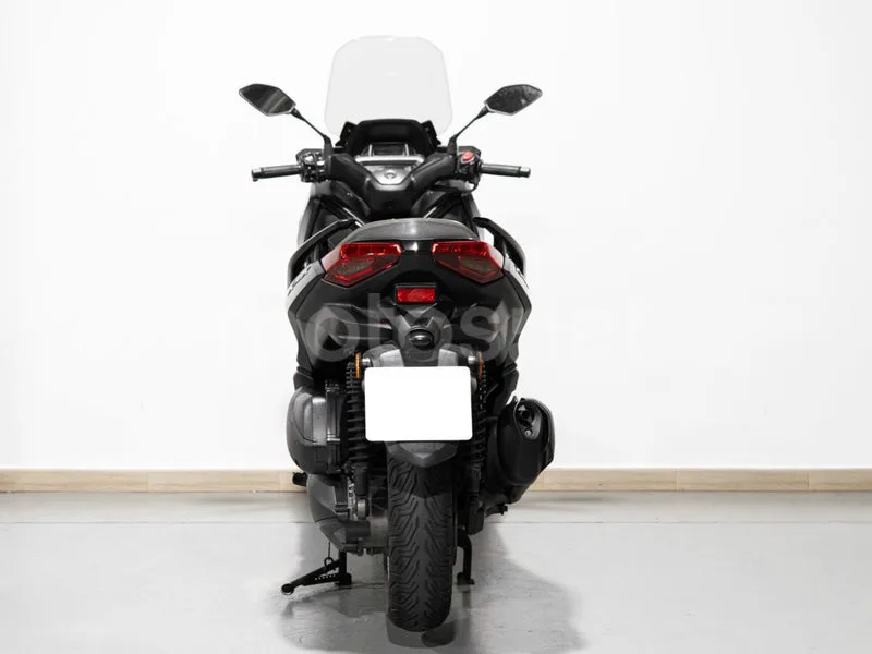 Yamaha XMAX 300 - Vista 5