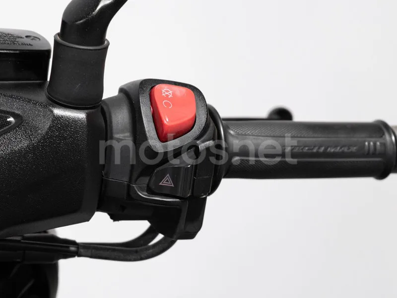 Yamaha XMAX 300 - Vista 7