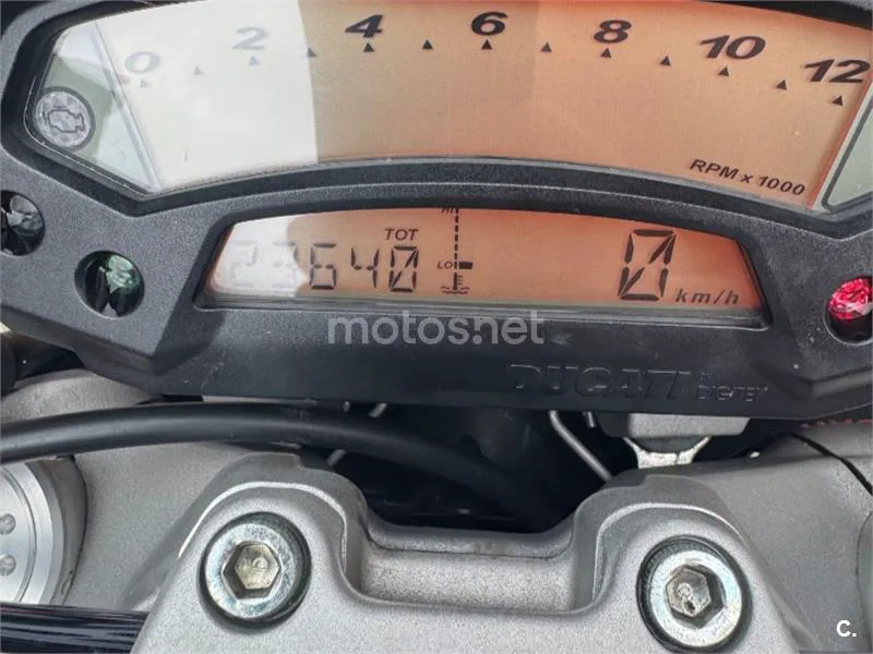 Ducati Monster 696 - Vista 7