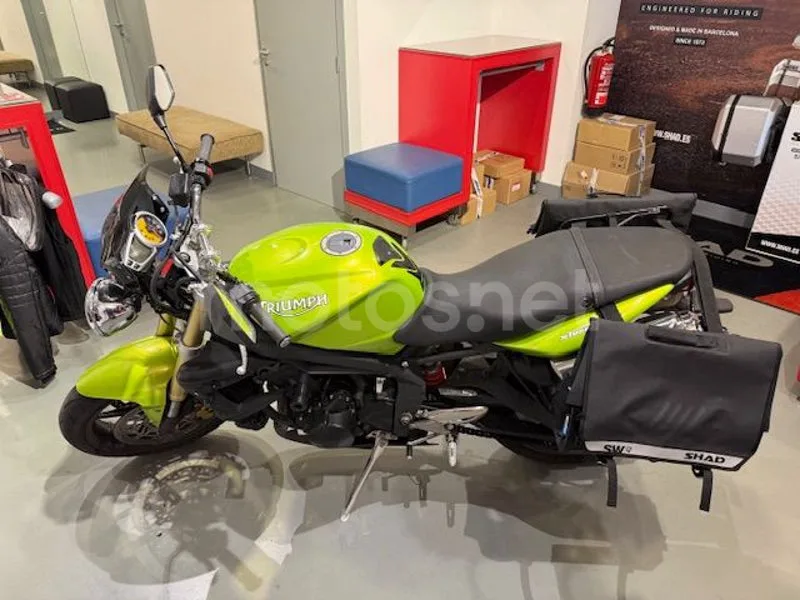 Triumph Street Triple - Vista 3