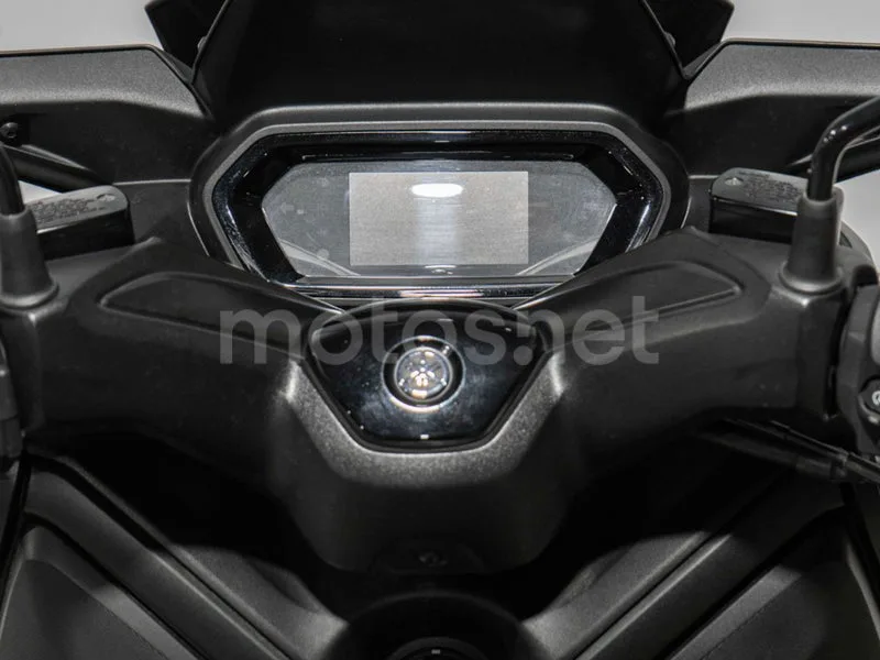 Yamaha XMAX 125 - Vista 6