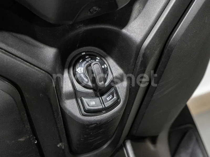 Yamaha XMAX 125 - Vista 7