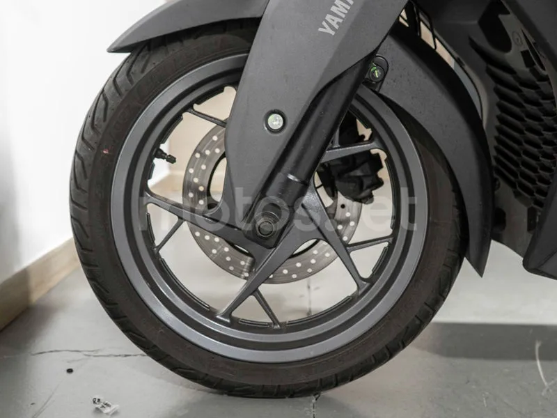 Yamaha XMAX 125 - Vista 10