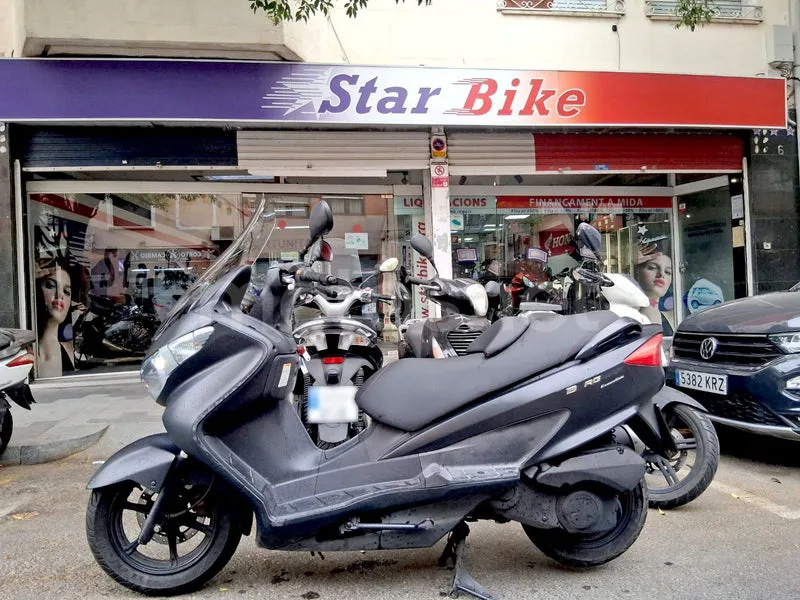 Suzuki Burgman 200 1350 € 2012 Barcelona - 1