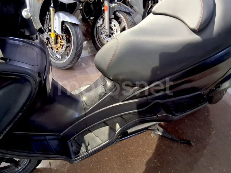 Suzuki Burgman 200 - Vista 13