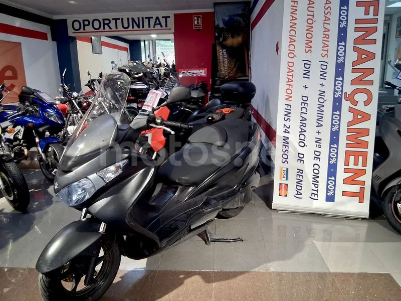 Suzuki Burgman 200 - Vista 21
