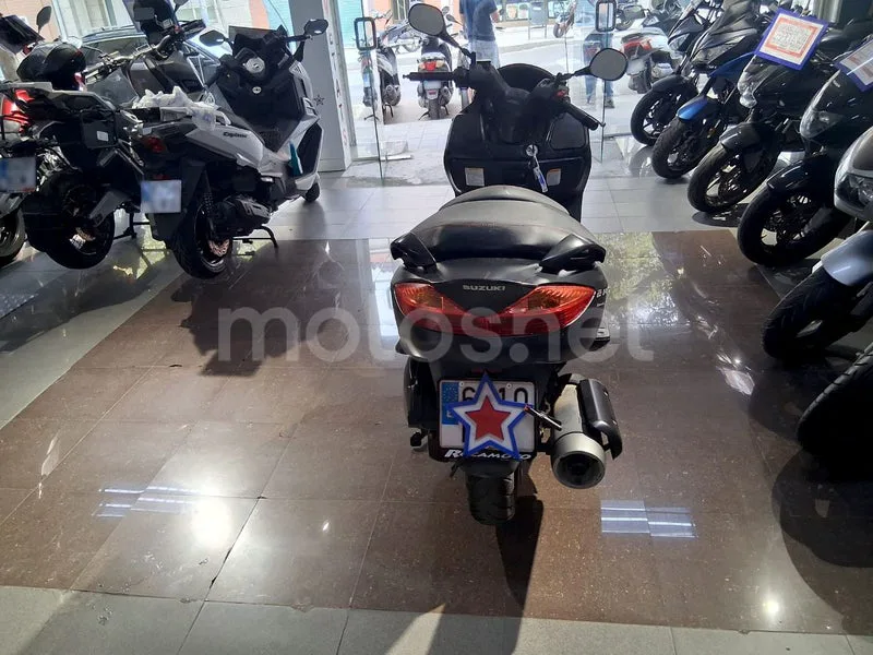 Suzuki Burgman 200 - Vista 5