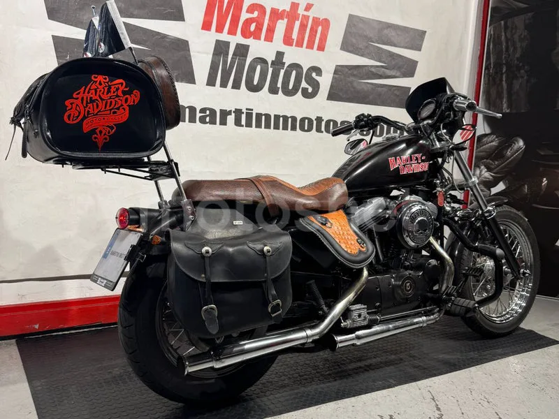 Harley-Davidson Sportster 883 Custom - Vista 3