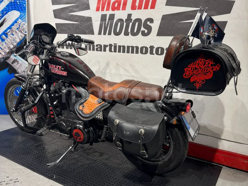 Harley-Davidson Sportster 883 Custom - Vista 4