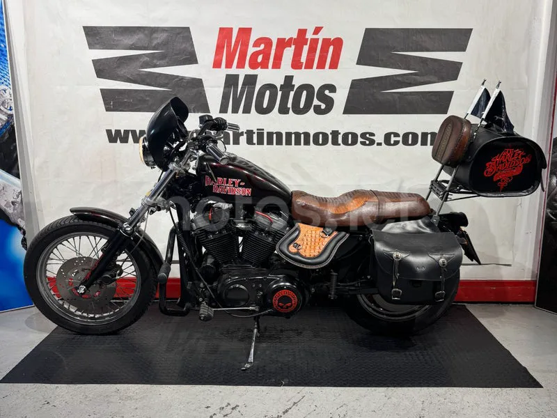 Harley-Davidson Sportster 883 Custom - Vista 5