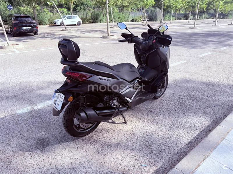 Yamaha XMAX 300 - Vista 4