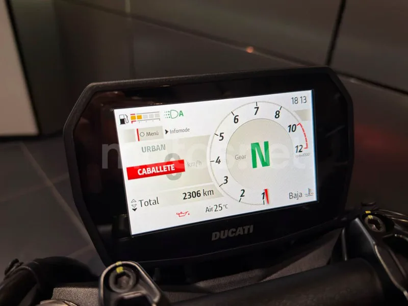 Ducati Monster - Vista 3