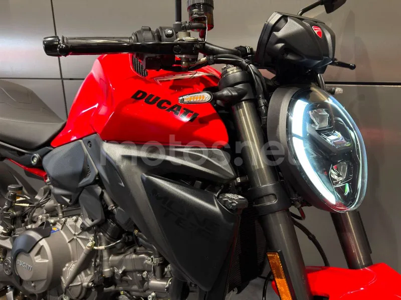 Ducati Monster - Vista 4