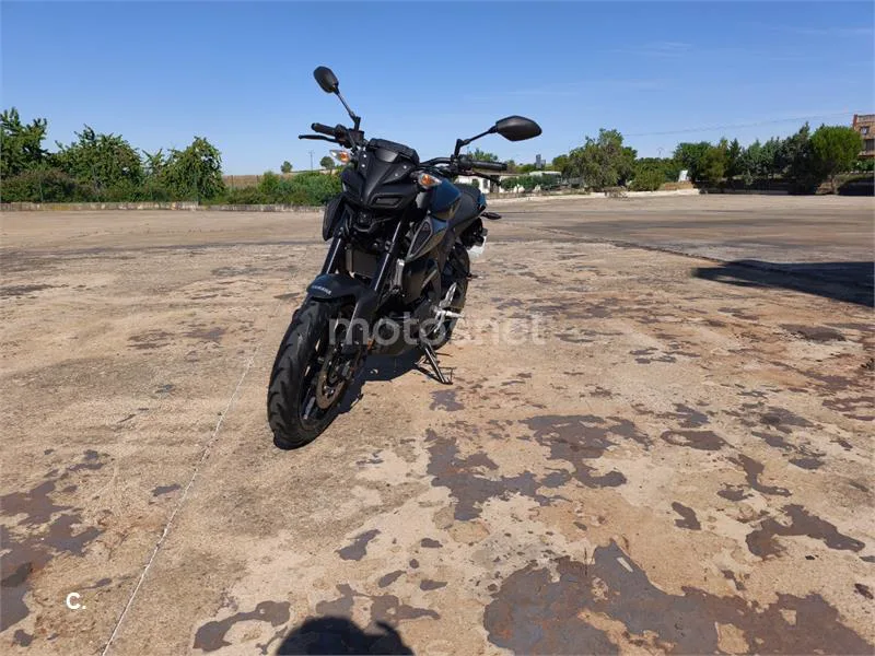 Yamaha MT-125 - Vista 7