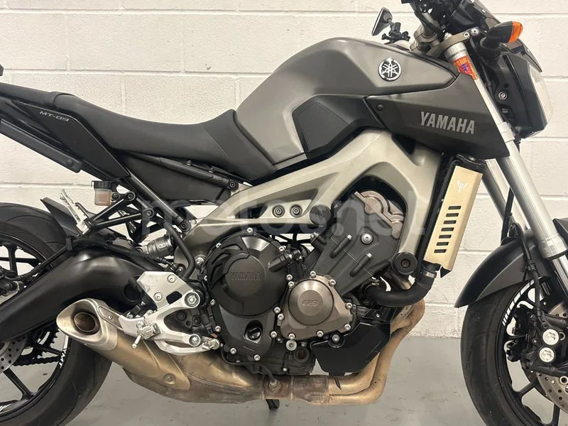 Yamaha MT-09 - Vista 13