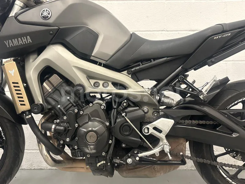 Yamaha MT-09 - Vista 14