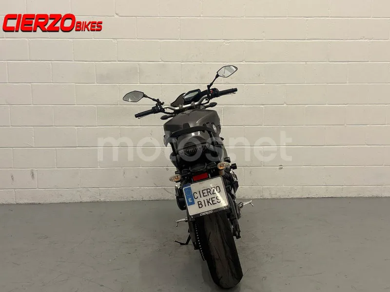 Yamaha MT-09 - Vista 3