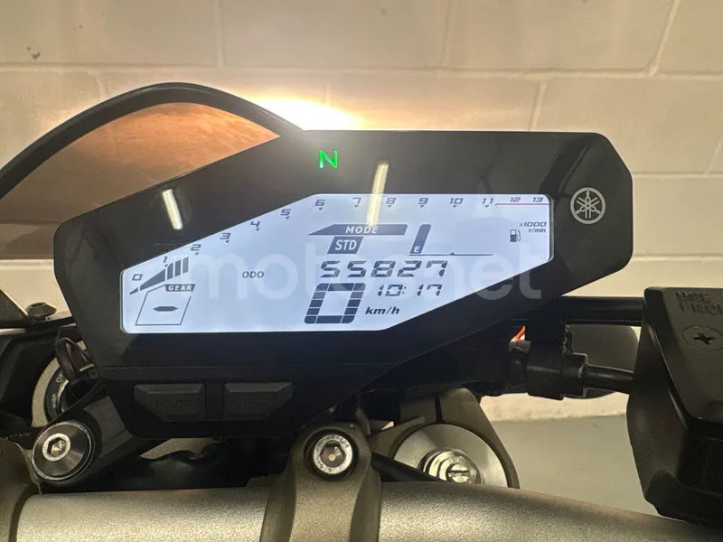 Yamaha MT-09 - Vista 21