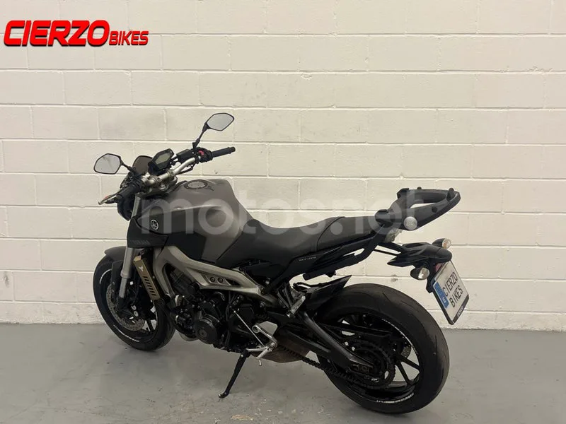 Yamaha MT-09 - Vista 4