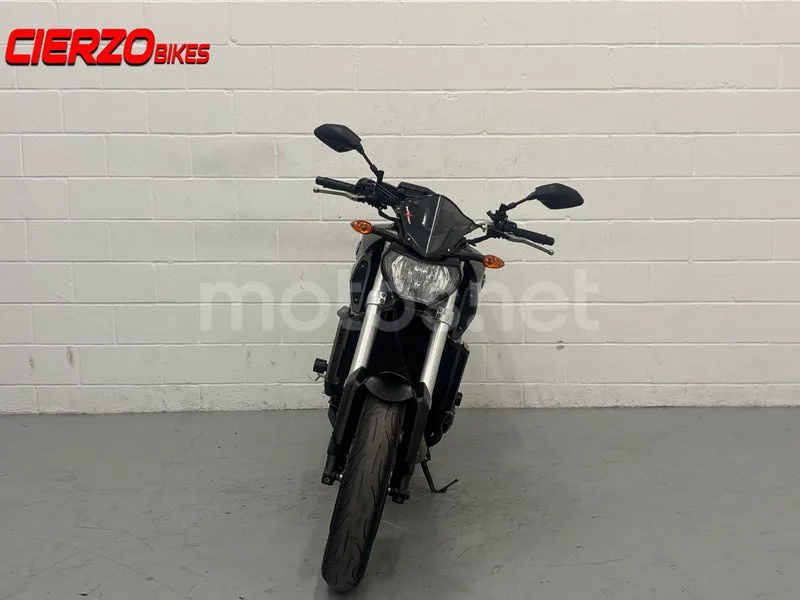 Yamaha MT-09 - Vista 7