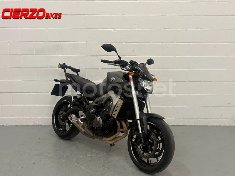 Yamaha MT-09 - Vista 8