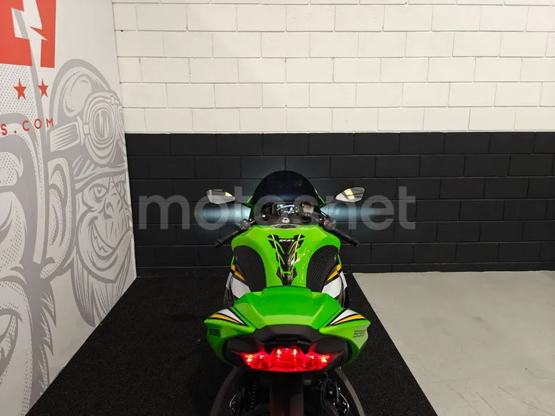 Kawasaki Ninja ZX-6R - Vista 12