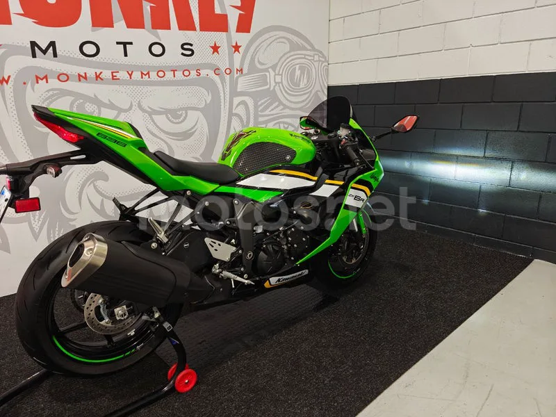 Kawasaki Ninja ZX-6R - Vista 3