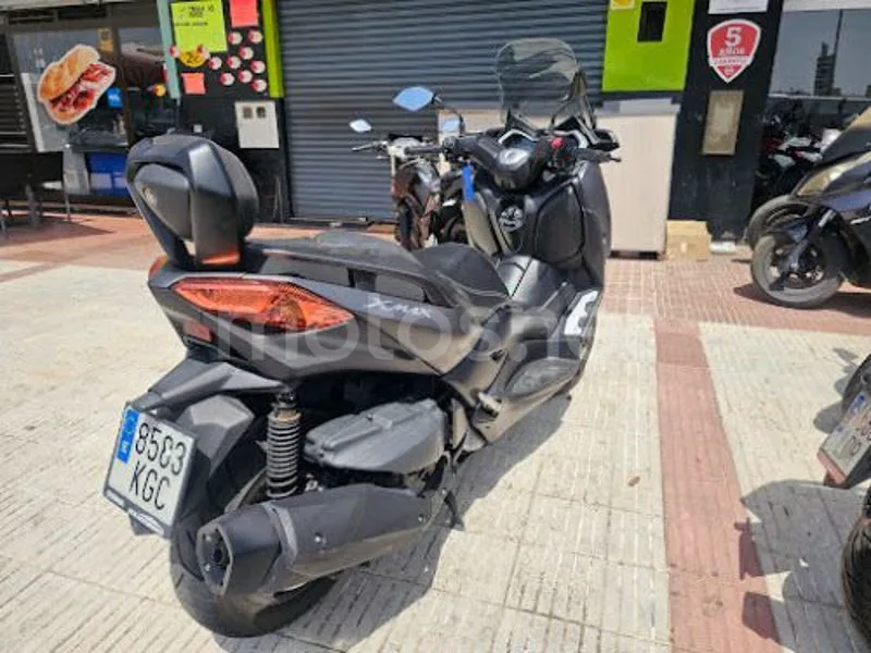Yamaha XMAX 400 - Vista 4