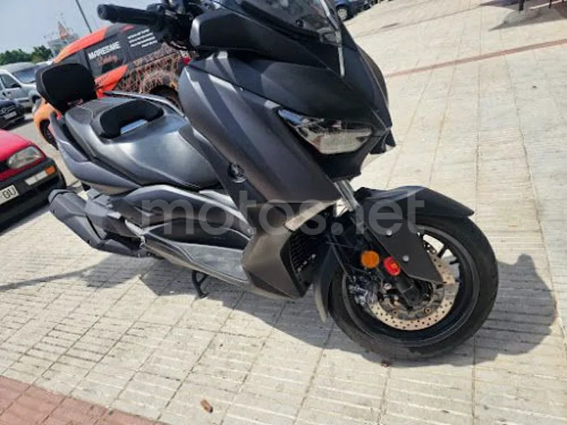Yamaha XMAX 400 - Vista 6