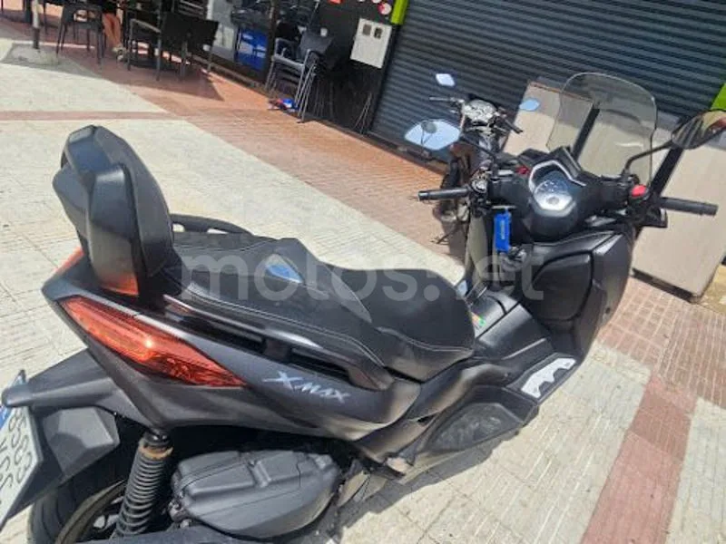 Yamaha XMAX 400 - Vista 9