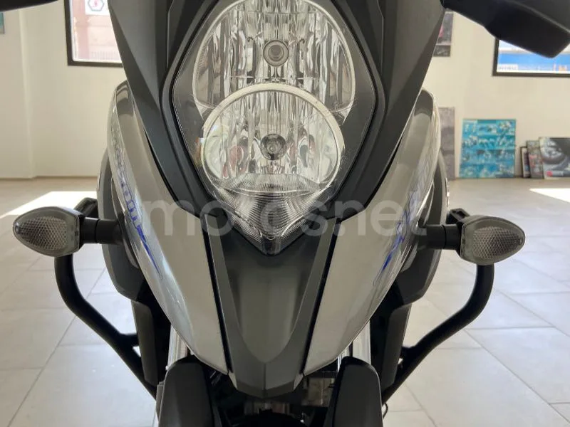 Suzuki V-Strom 650 - Vista 3