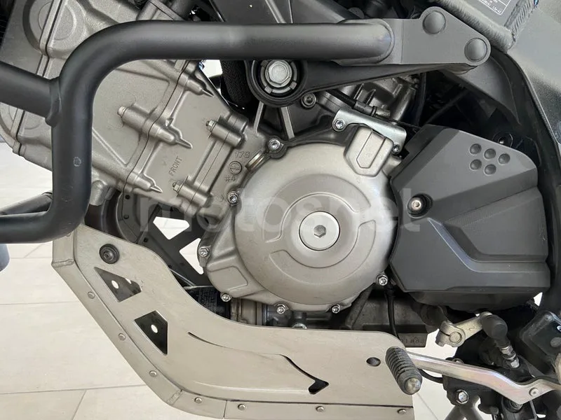 Suzuki V-Strom 650 - Vista 9