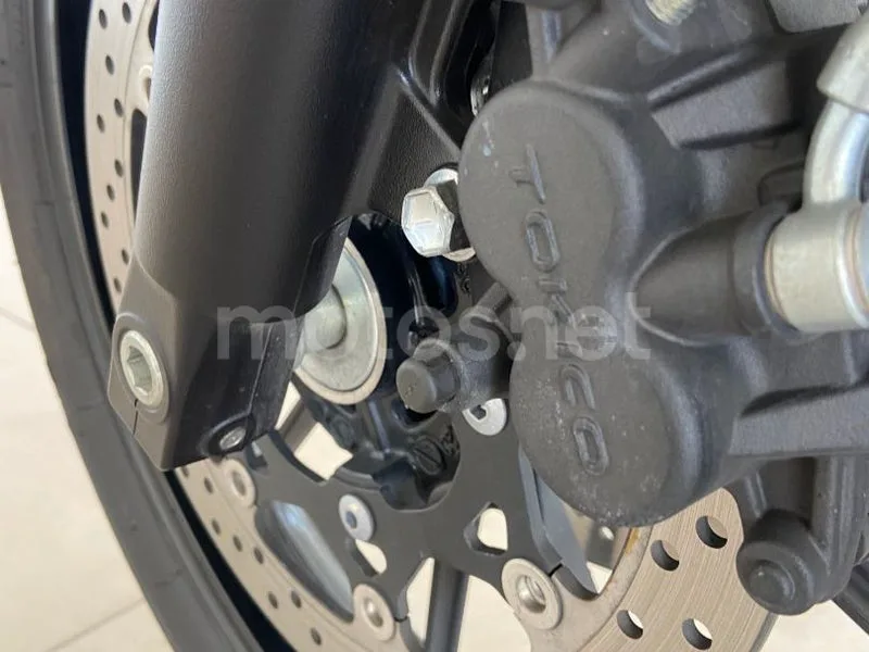 Suzuki V-Strom 650 - Vista 10