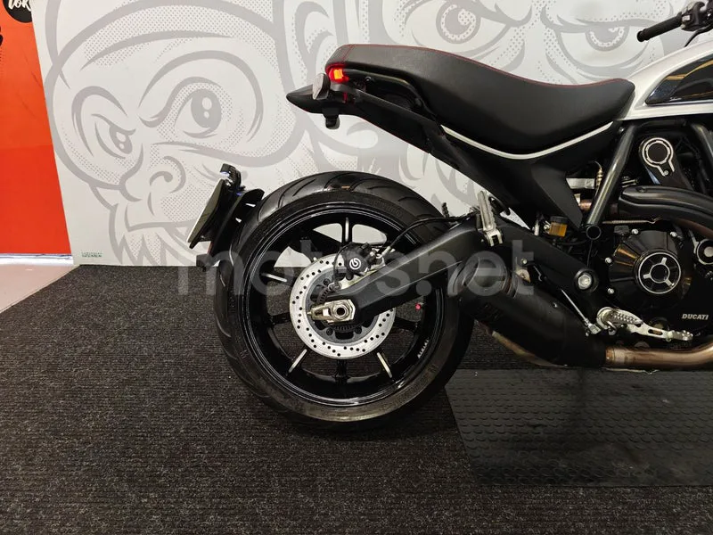 Ducati Scrambler - Vista 15