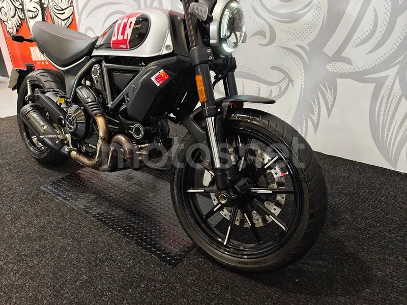 Ducati Scrambler - Vista 16