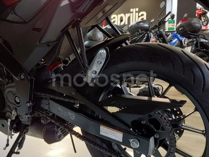 Aprilia Tuono 125 - Vista 6