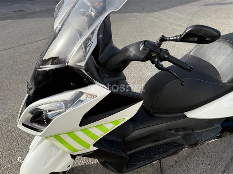 Kymco Super Dink 300 - Vista 9