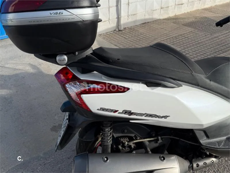 Kymco Super Dink 300 - Vista 10