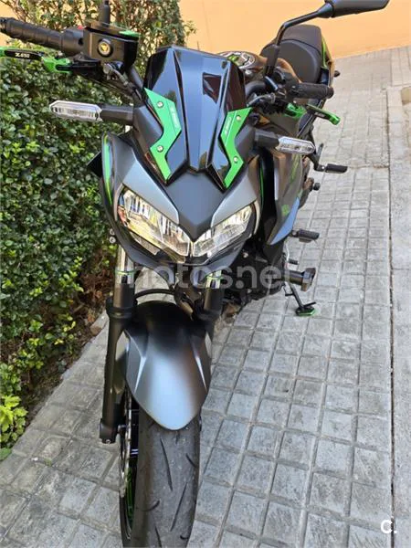 Kawasaki Z650 - Vista 3