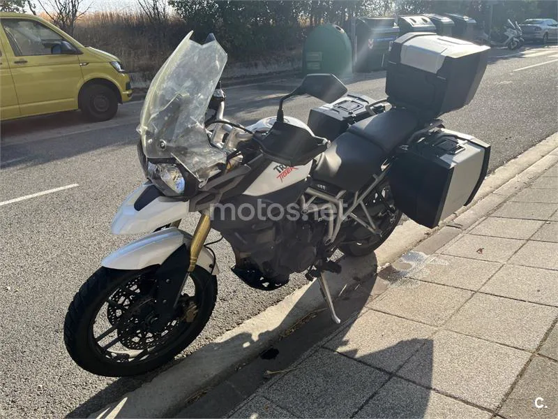Triumph Tiger 800 - Vista 3
