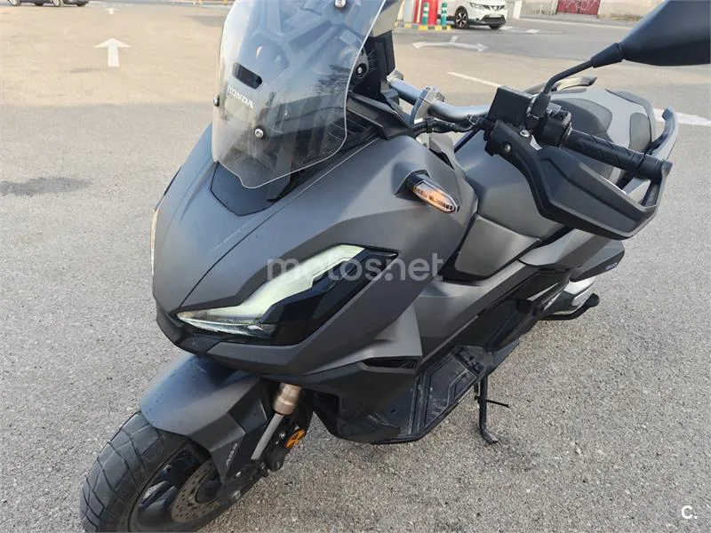 Honda ADV350 - Vista 8