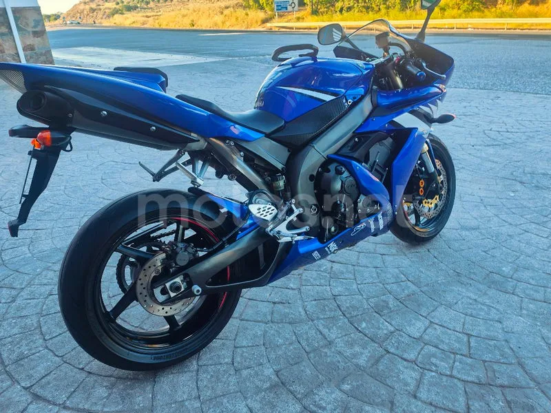 Yamaha YZF-R1 - Vista 11
