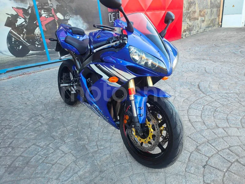 Yamaha YZF-R1 - Vista 13