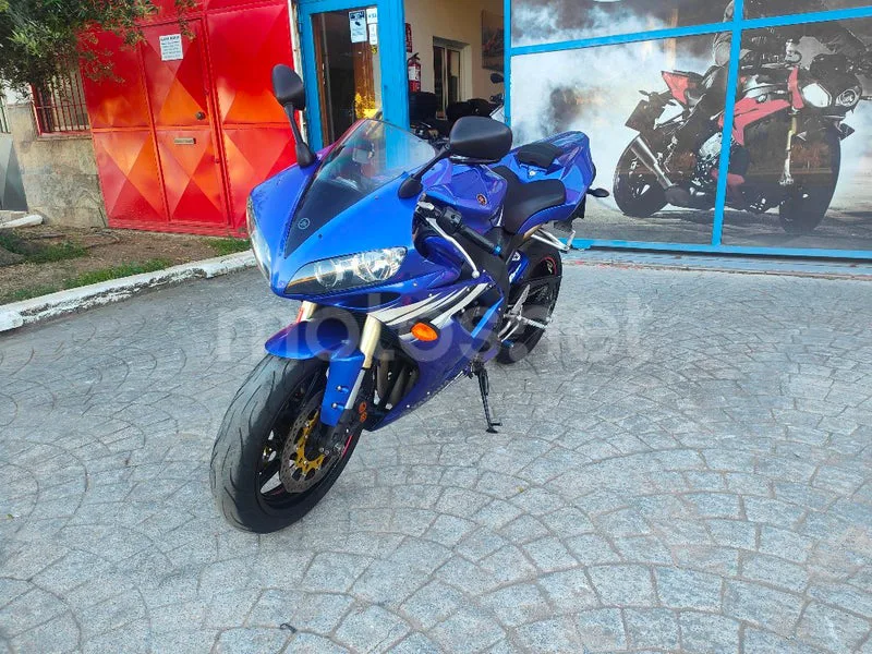 Yamaha YZF-R1 - Vista 15