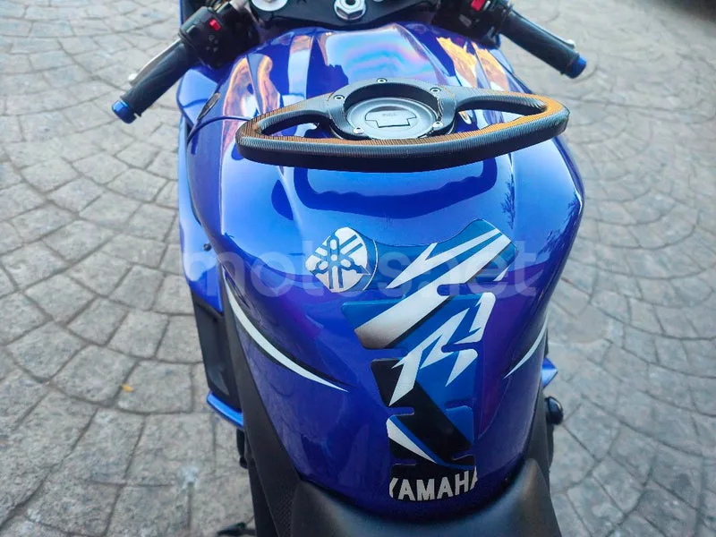 Yamaha YZF-R1 - Vista 18