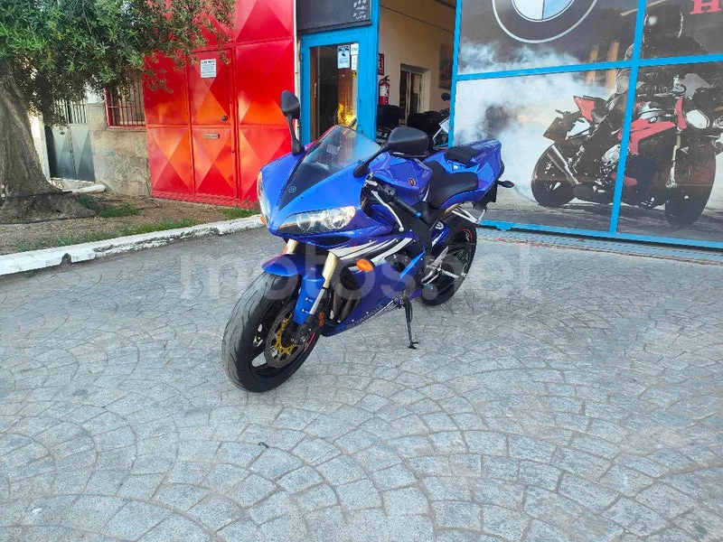 Yamaha YZF-R1 - Vista 20