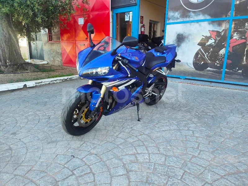Yamaha YZF-R1 - Vista 3