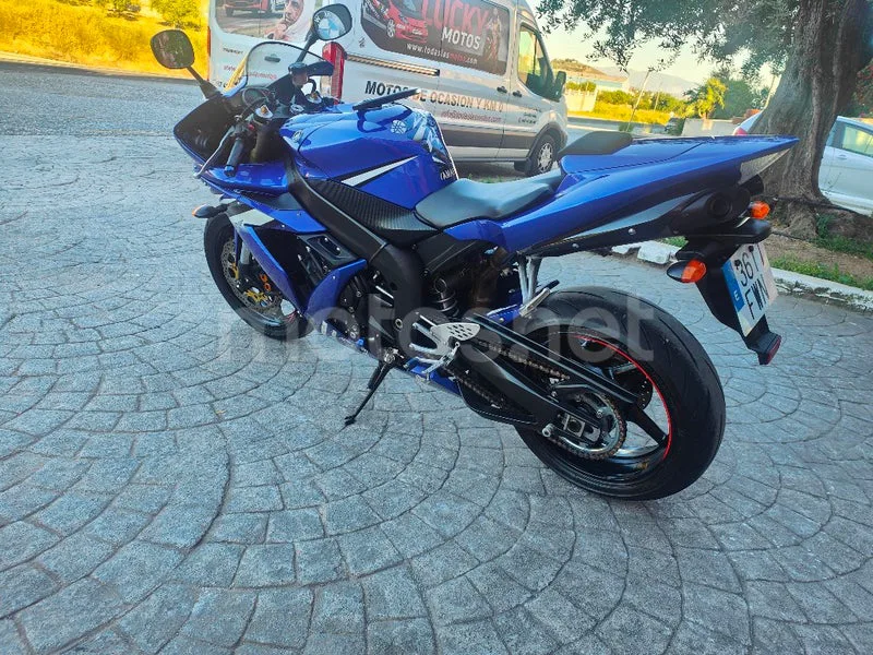 Yamaha YZF-R1 - Vista 7
