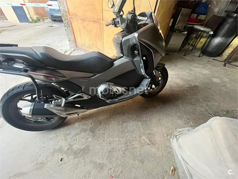 Honda Integra 750 S - Vista 6