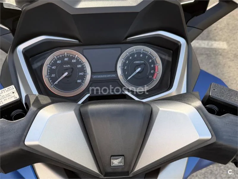 Honda Forza 350 - Vista 6